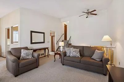 2406 County Road D W #4, Roseville, MN 55112 - Photo 5