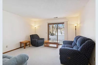 2406 County Road D W #4, Roseville, MN 55112 - Photo 15