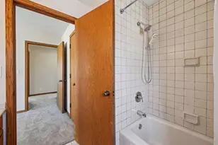 4939 Bayswater Rd, Minnetonka, MN 55345 - Photo 33