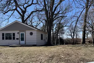 1409 Circle Dr, Albert Lea, MN 56007 - Photo 1