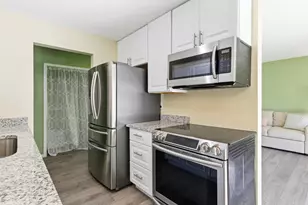 810 Old Settlers Trail, Hopkins, MN 55343 - Photo 5