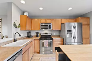 3115 Clover Ridge Dr, Chaska, MN 55318 - Photo 7