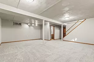 902 Cheryl Ave, Marshall, MN 56258 - Photo 31