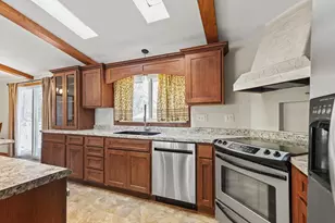 902 Cheryl Ave, Marshall, MN 56258 - Photo 7