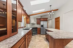 902 Cheryl Ave, Marshall, MN 56258 - Photo 5