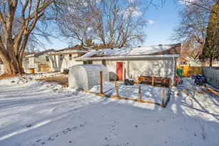 8601 Cherokee Dr N, Brooklyn Park, MN 55428 - Photo 39