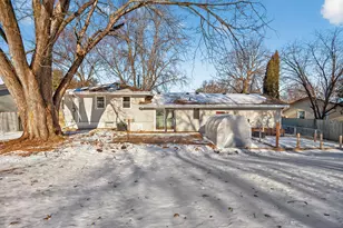 8601 Cherokee Dr N, Brooklyn Park, MN 55428 - Photo 41