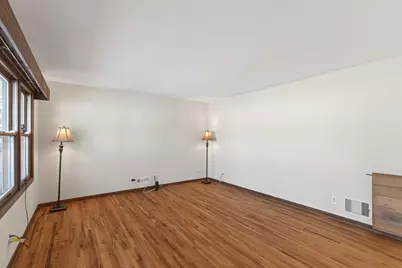 8601 Cherokee Drive N, Brooklyn Park, MN 55428 - Photo 5