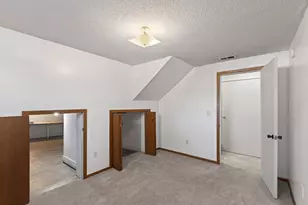 8601 Cherokee Dr N, Brooklyn Park, MN 55428 - Photo 33