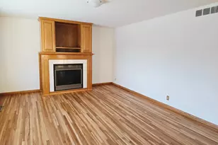 2103 4th Ave SE, Austin, MN 55912 - Photo 9