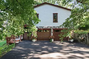 1610 Briarwood Ave, Mahtomedi, MN 55115 - Photo 3