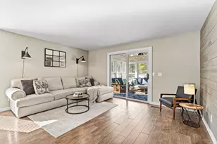 7320 Hunters Run, Eden Prairie, MN 55346 - Photo 17