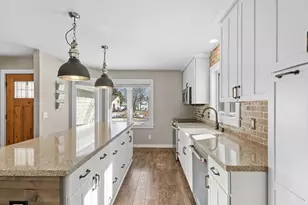 7320 Hunters Run, Eden Prairie, MN 55346 - Photo 11