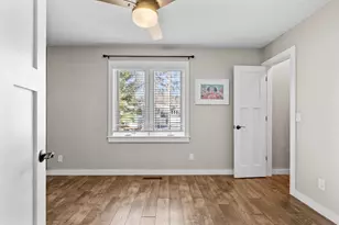 7320 Hunters Run, Eden Prairie, MN 55346 - Photo 23