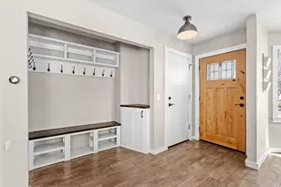 7320 Hunters Run, Eden Prairie, MN 55346 - Photo 7