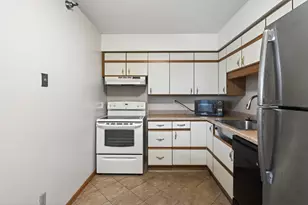 78 10th St E, Saint Paul, MN 55101 - Photo 15