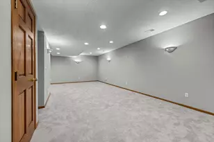 9956 Antrim Rd, Woodbury, MN 55125 - Photo 67