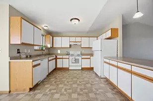 334 30th St N, Moorhead, MN 56560 - Photo 11