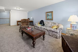 2433 Columbus Ct, Minneapolis, MN 55404 - Photo 33