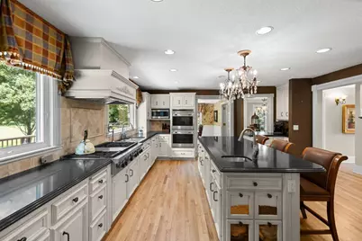 2890 Autumn Woods Drive, Chaska, MN 55318 - Photo 11