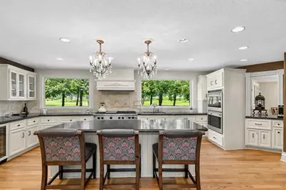 2890 Autumn Woods Drive, Chaska, MN 55318 - Photo 11