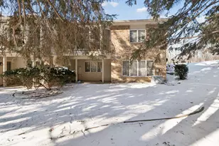 7701 Pondwood Dr, Edina, MN 55439 - Photo 51