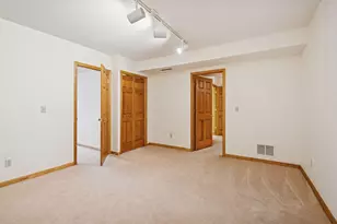 7701 Pondwood Dr, Edina, MN 55439 - Photo 39