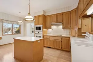 7701 Pondwood Dr, Edina, MN 55439 - Photo 15