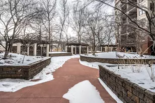 317 Groveland Ave, Minneapolis, MN 55403 - Photo 23