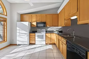 801 Southcross Dr E, Burnsville, MN 55306 - Photo 9