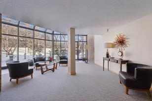 10 Windsor Ct, New Brighton, MN 55112 - Photo 3