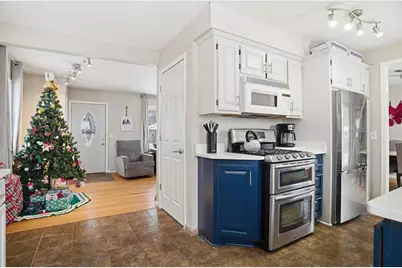 6110 Regent Avenue N, Brooklyn Center, MN 55429 - Photo 5