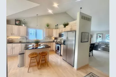 19782 Waterford Court, Shorewood, MN 55331 - Photo 5