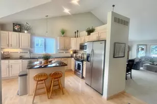 19782 Waterford Ct, Shorewood, MN 55331 - Photo 5