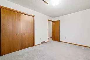 425 W Franklin St, Morristown, MN 55052 - Photo 35