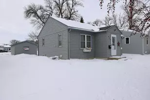 307 10 1/2 Street N, Wahpeton,  58075 - Photo 3