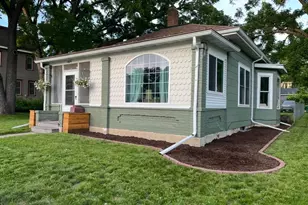 429 S Main St, Le Sueur, MN 56058 - Photo 1