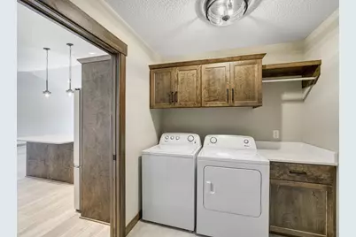 230 S Chestnut Street, Ellsworth, WI 54011 - Photo 5