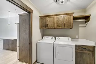 230 S Chestnut St, Ellsworth, WI 54011 - Photo 5