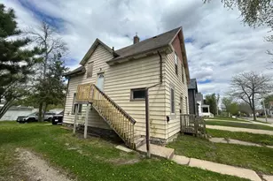 1009 E Center St, Rochester, MN 55904 - Photo 3