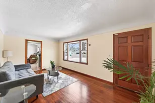 4701 Douglas Dr N, Crystal, MN 55429 - Photo 5