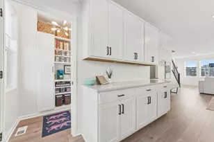 879 Woodlawn Ave, Saint Paul, MN 55116 - Photo 11