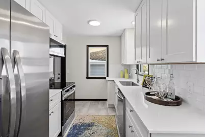 5712 Emerson Avenue N, Brooklyn Center, MN 55430 - Photo 7