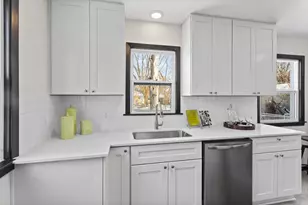 5712 Emerson Ave N, Brooklyn Center, MN 55430 - Photo 9