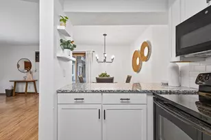 2010 Ridge Dr, Saint Louis Park, MN 55416 - Photo 11