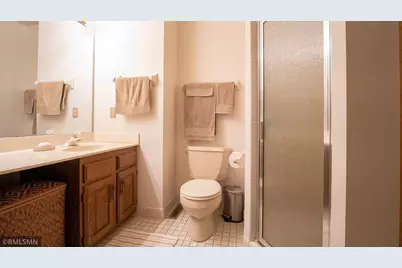 619 Woodhaven Drive NE, Rochester, MN 55906 - Photo 17