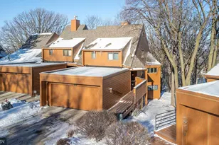 619 Woodhaven Dr NE, Rochester, MN 55906 - Photo 1