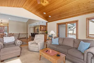 1321 Lake Susan Hills Dr, Chanhassen, MN 55317 - Photo 11