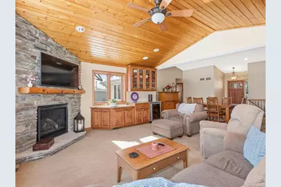 1321 Lake Susan Hills Drive, Chanhassen, MN 55317 - Photo 9