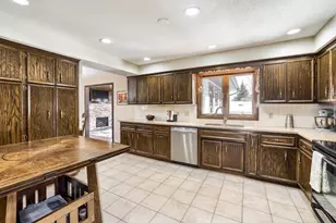 9517 Colorado Ave S, Bloomington, MN 55438 - Photo 11